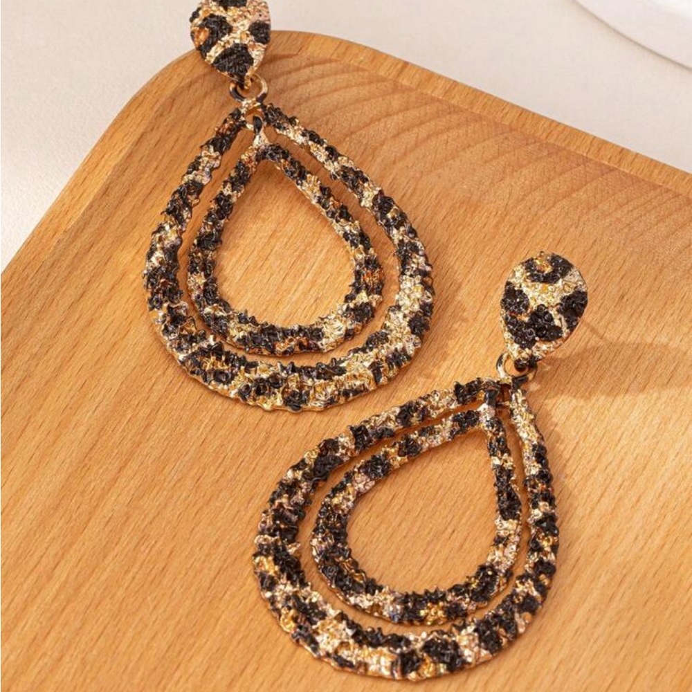 1 Pair Of Personalized European And American Style earrings